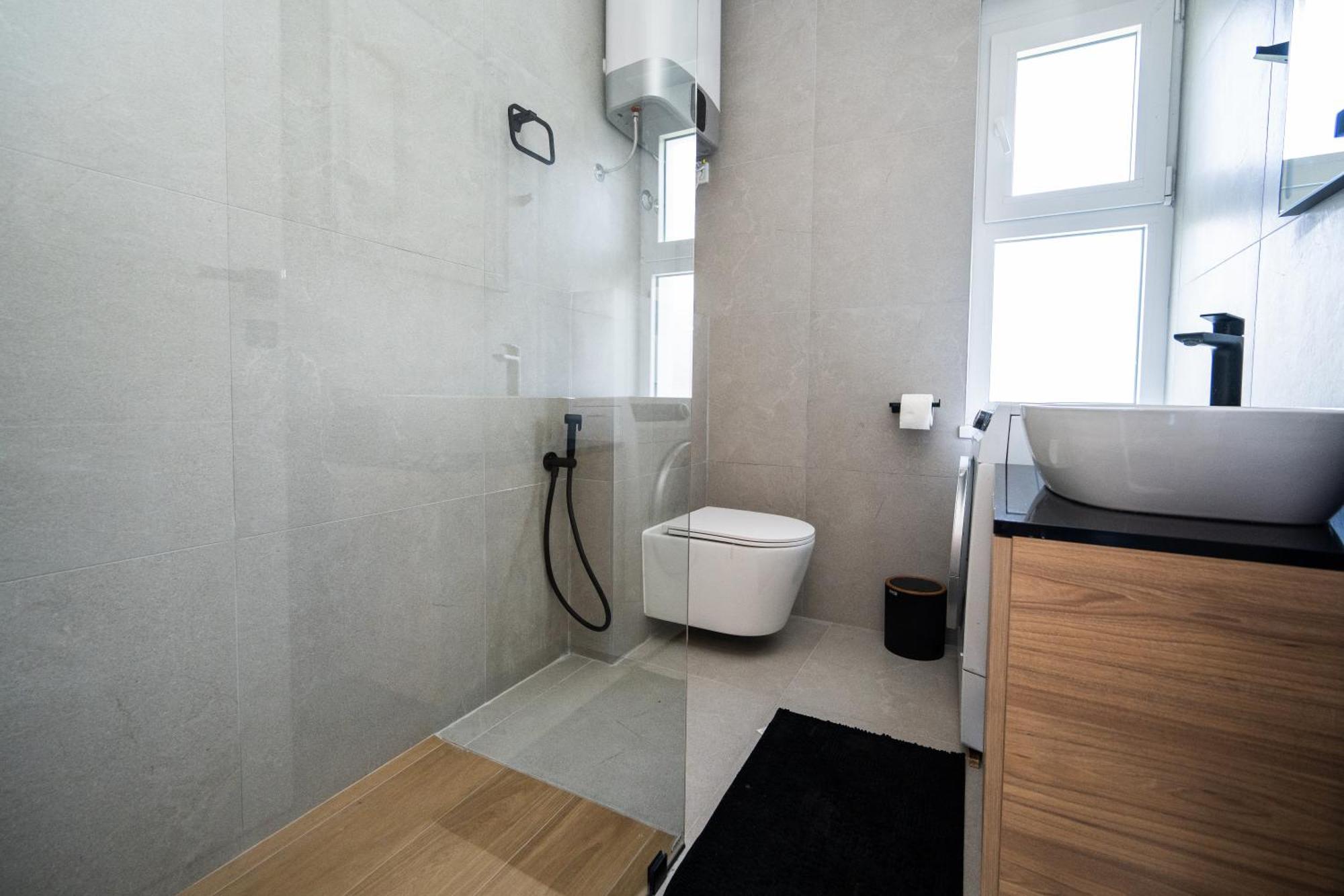 Bright 2Bdr Apartment With Balcony - Free Parking SJJ Eksteriør bilde