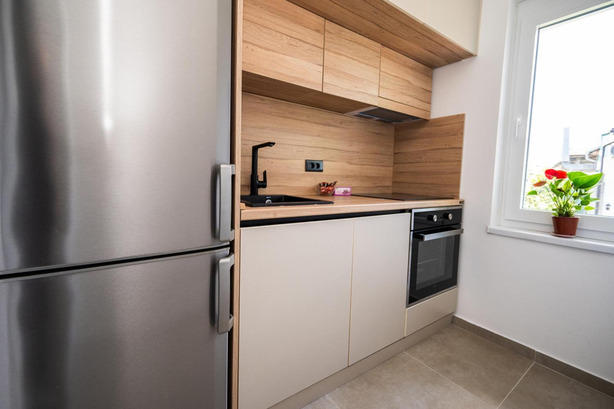 Bright 2Bdr Apartment With Balcony - Free Parking SJJ Eksteriør bilde